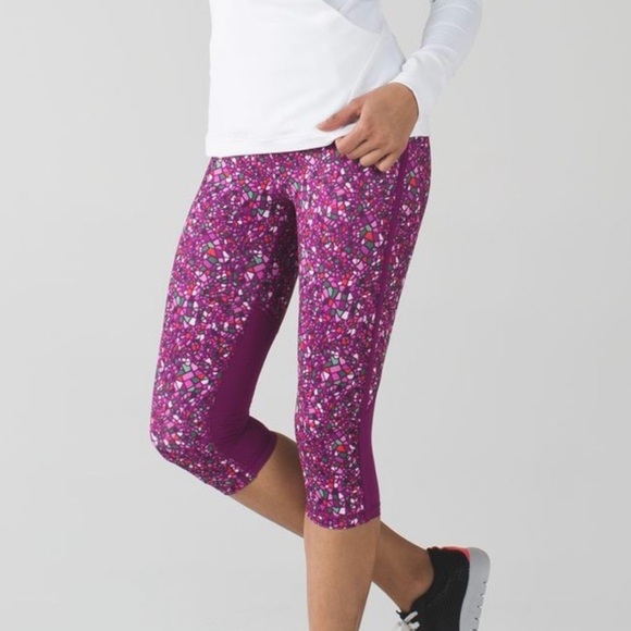 lululemon athletica Other - Lululemon Mosaic Print Cropped Leggings Size 4